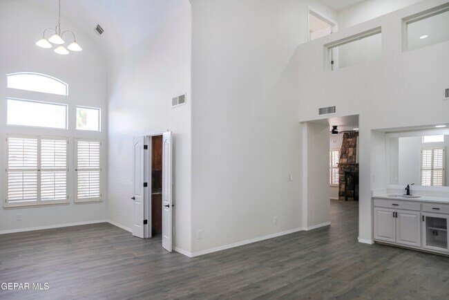Building Photo - 6529 Jim De Groat Dr