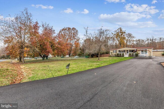 Building Photo - 4250 Piper Ln