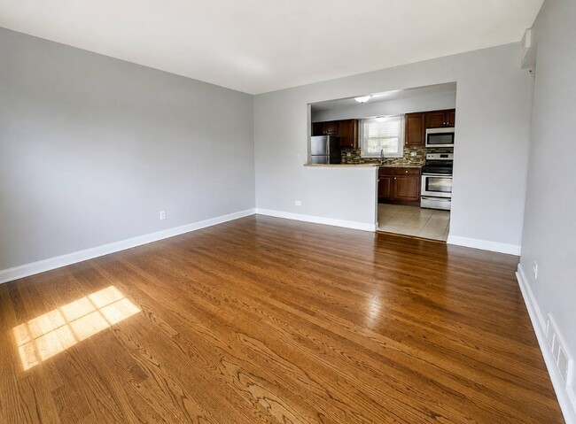 Building Photo - 11447 S Natoma Ave