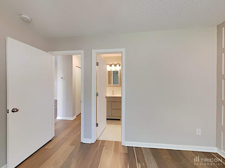 Building Photo - 10639 Greatford Ct