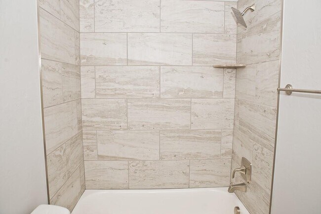 Building Photo - 1005 SW 140th St