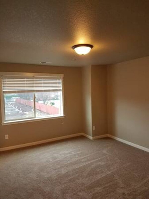 Building Photo - 7649 NE 31st Cir