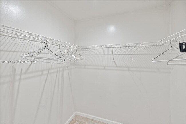 Building Photo - 819 SW 7th Ave