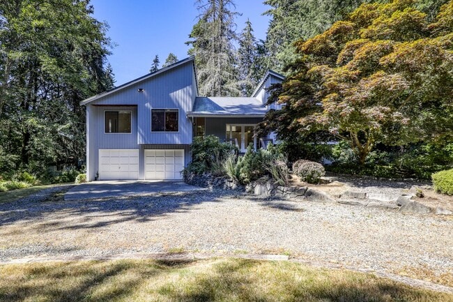 Building Photo - 3 Bedroom Home on Peaceful Property