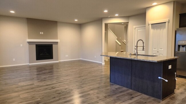 Building Photo - Luxury living in Lacey!