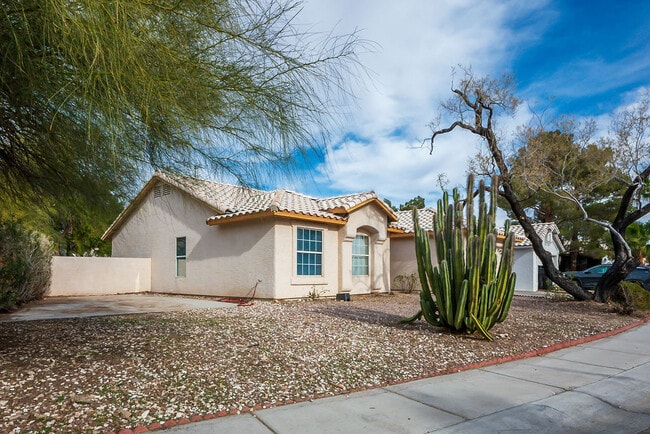 Building Photo - 4408 Rippling Brook Dr