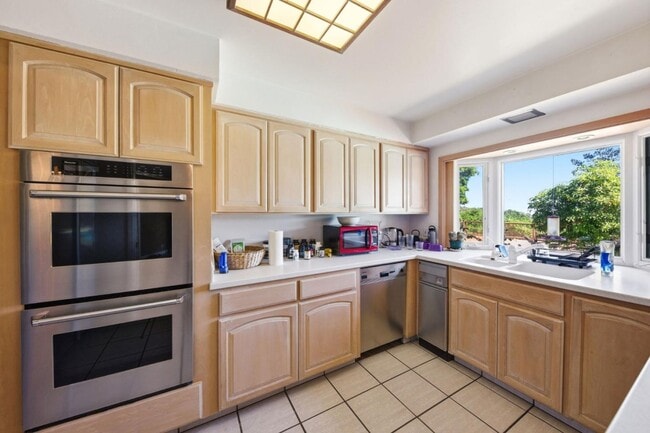 Building Photo - 25 Warmwood Way