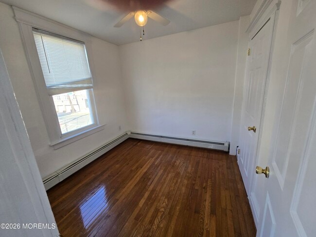 Building Photo - 162 Kearny Ave