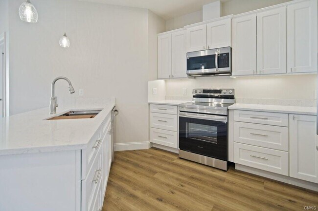 Building Photo - 129 Oakcrest Rd