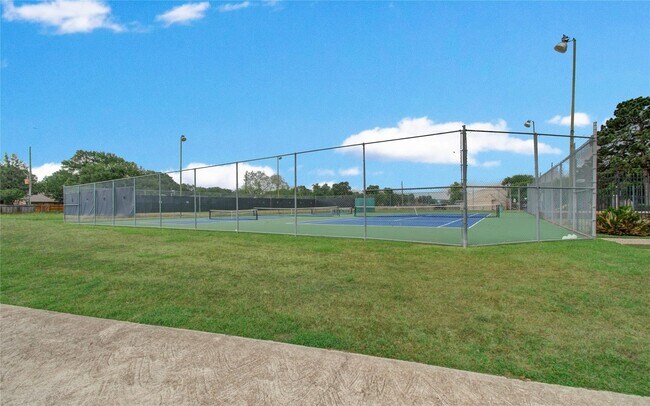 Building Photo - 15309 Kingfield Dr