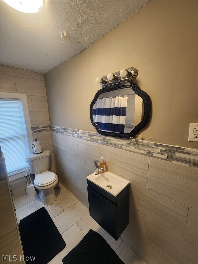 Building Photo - 16412 Talford Ave