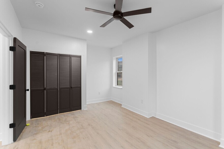 Bedroom - 2035 Forbes Ave