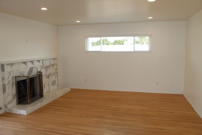 Building Photo - 3Bed/2Bath -Serra Mesa ~ Gowdy Ave.