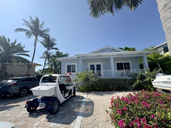 Building Photo - 241 W Seaview Dr