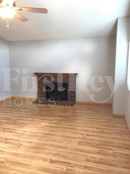Building Photo - 344 Templeton Dr