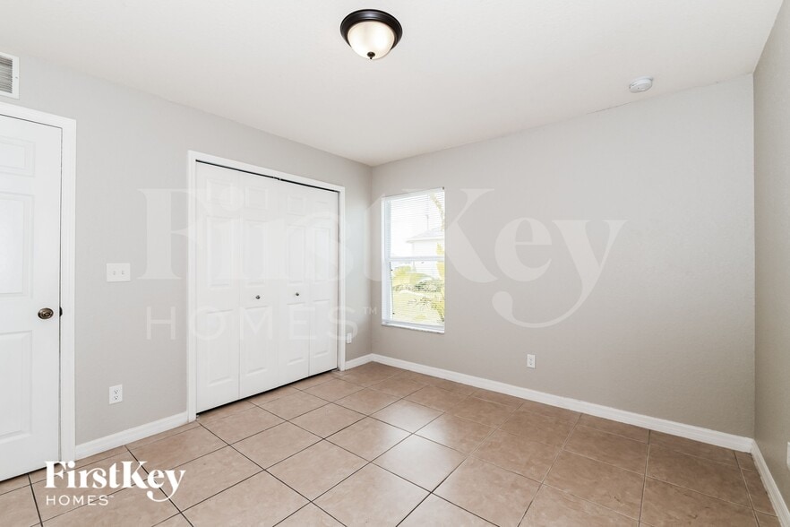 Building Photo - 1412 NW 12th Pl