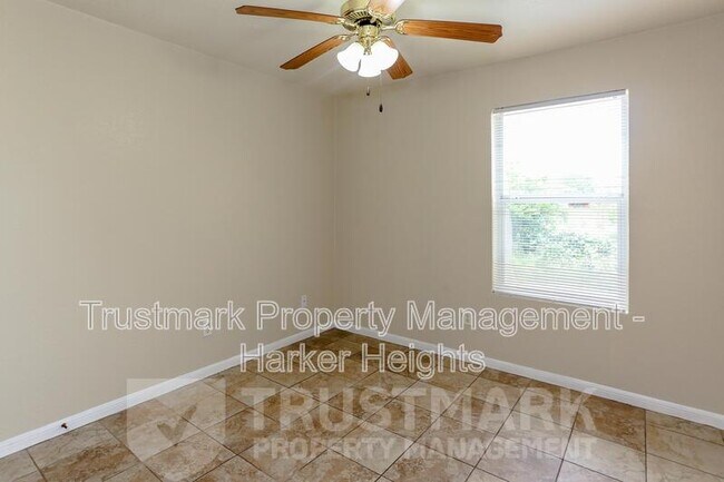 Building Photo - 3805 Wind Ct