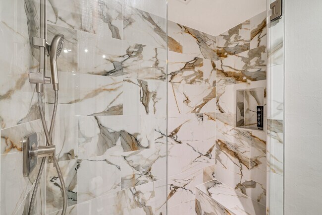 Building Photo - 11599 Island Ave