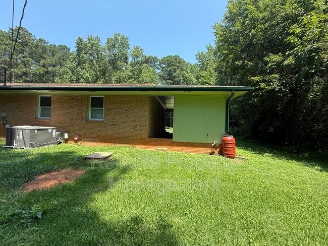 Building Photo - 725 Locust Ln