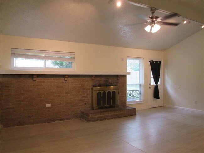 Building Photo - 66 Ranch House Loop