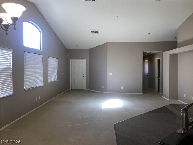 Building Photo - 5916 Baronne Prevost St