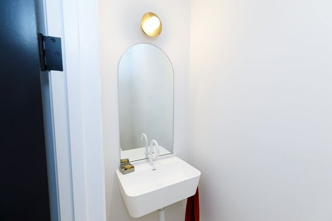 Building Photo - Modern Penthouse in Columbia Heights
