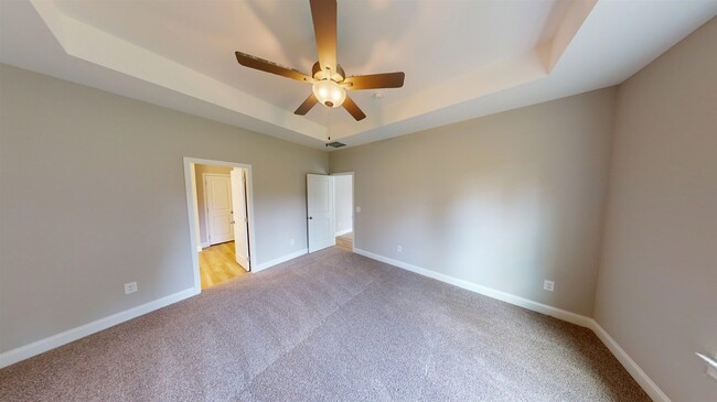 Building Photo - 1060 Moen Lp