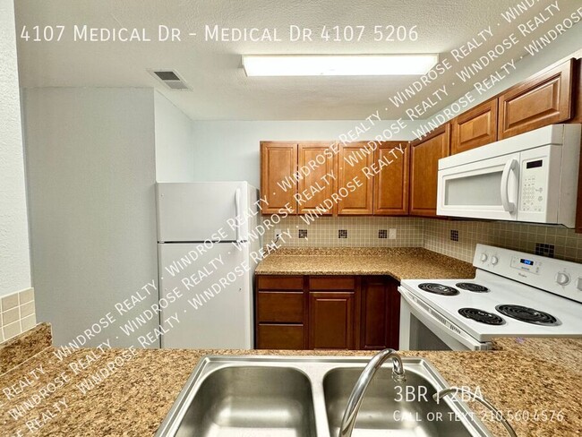 Building Photo - 3 Bedroom 2 Bath Condo in Medical Center!