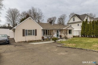 Building Photo - 56 Linden St