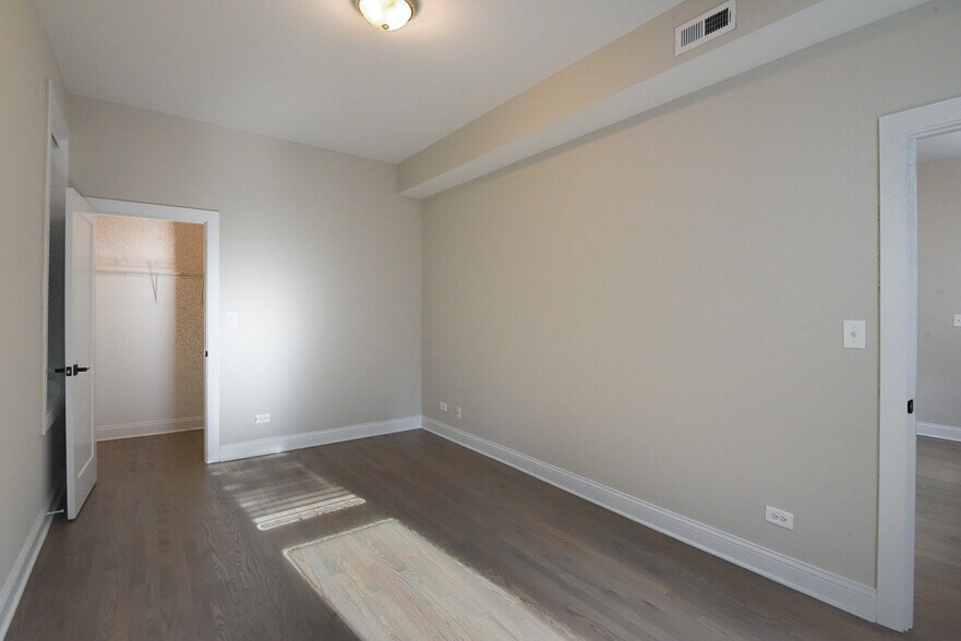 Building Photo - 3405 W Fullerton Ave