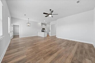 Building Photo - 17008 Wind Chime Dr