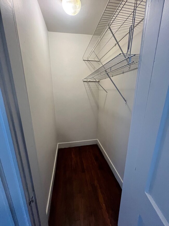 Building Photo - Cozy Allston one bedroom apartment available