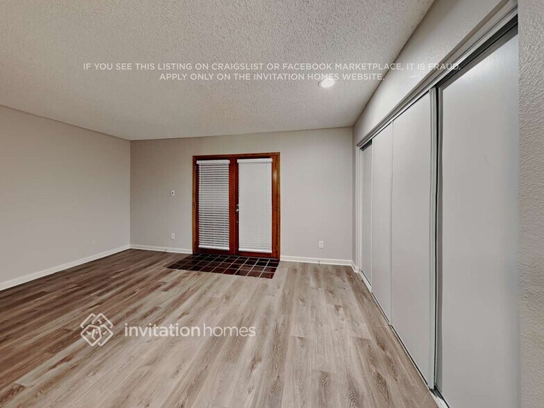 Building Photo - 4507 W Gardenia Ave