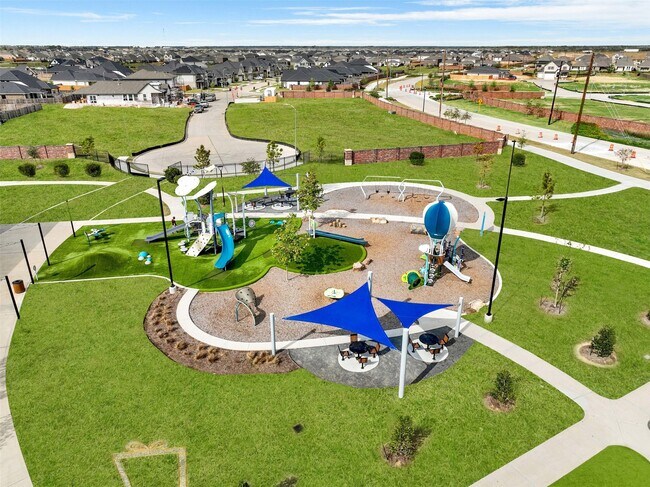 Building Photo - 153 Aurora Spgs Dr