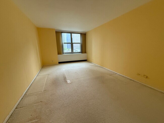Building Photo - 400 E Randolph St