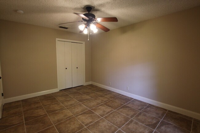 Building Photo - Coming Soon! 3-bedroom, 2-bathroom gem!
