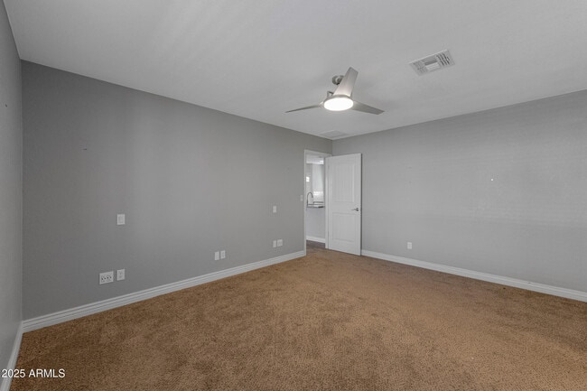 Building Photo - 5802 E Gelding Dr