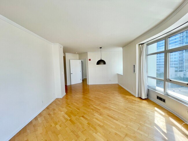 Building Photo - Panoramic City View 2Br/2BA Waterfront SF ...