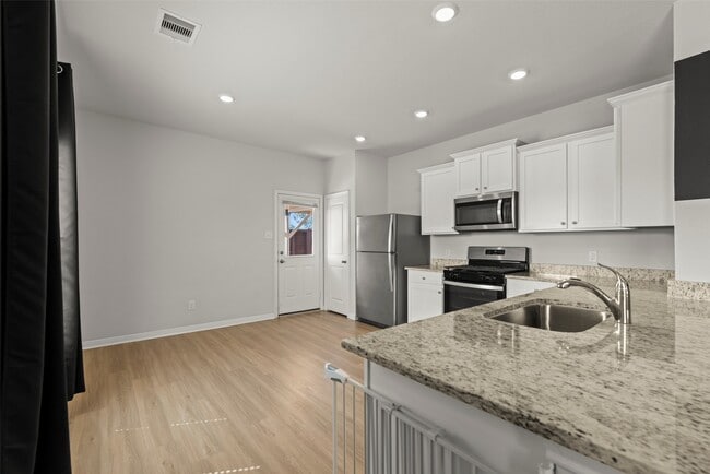 Building Photo - 11430 Amber Plns Dr