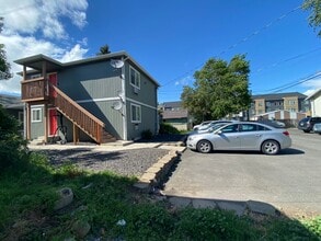 Building Photo - On Campus! Cheney 2 bedroom 1 bath duplex Available July 10th!