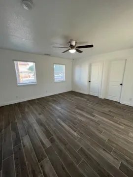 Building Photo - 8788 Oakwood Ave