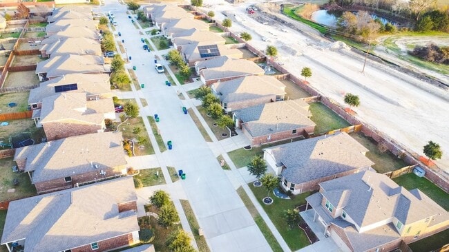 Building Photo - 437 Lipizzan Ln