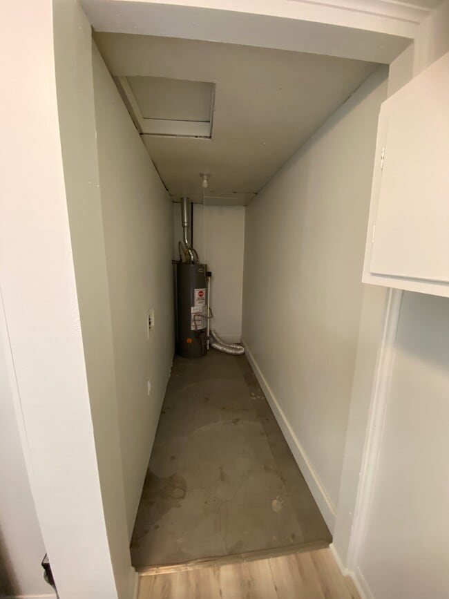 Building Photo - 3379 SW Clare Ave