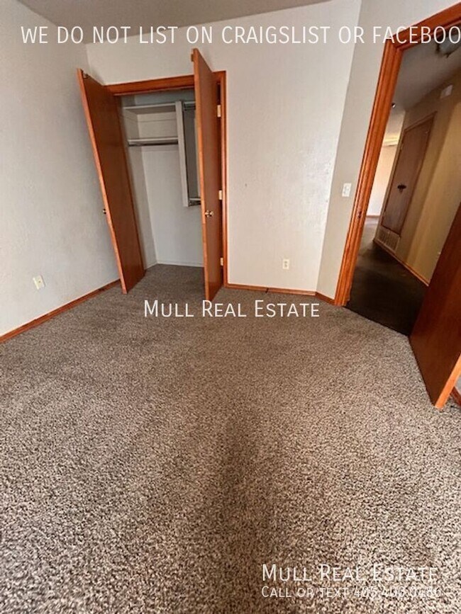 Building Photo - 2828 SE 89th Terrace