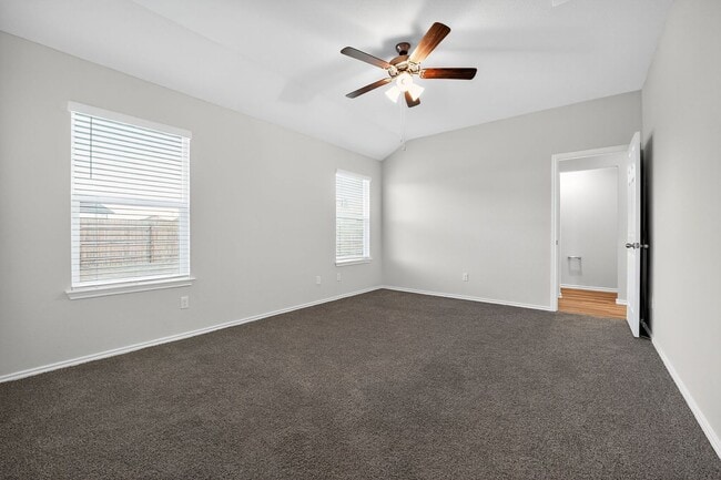 Building Photo - FOR LEASE – BRAND NEW 3 BED HOME IN JARRELL, TX!