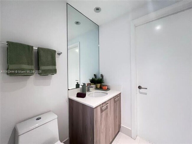 Building Photo - 501 NE 31st St