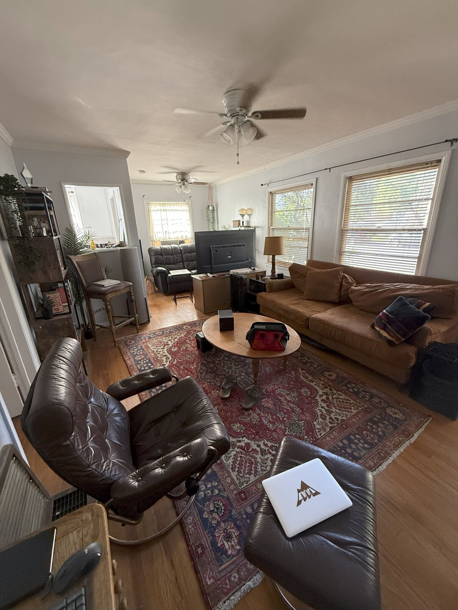 full view of living area - 902 Patterson Ave