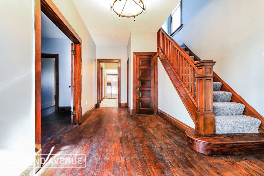 Building Photo - 449 Westminster Ave