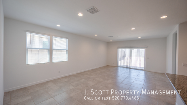 Building Photo - 8222 W Clemente Wy