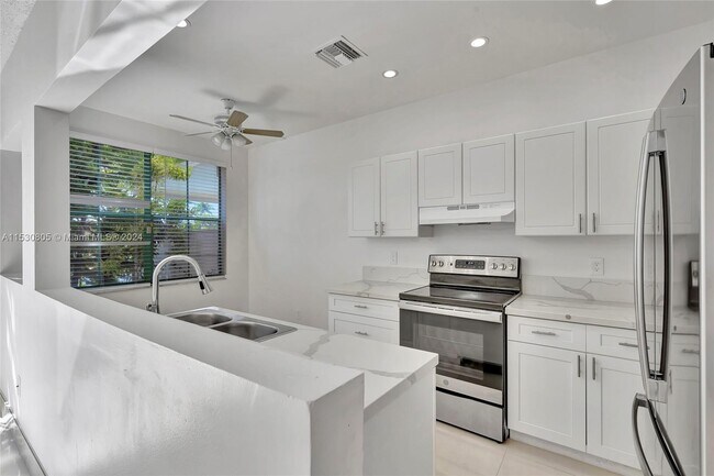 Building Photo - 1381 NW 126th Way